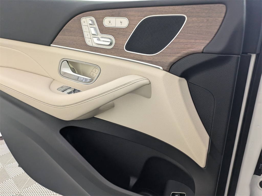 2026 Mercedes Benz GLE 350 photo 4