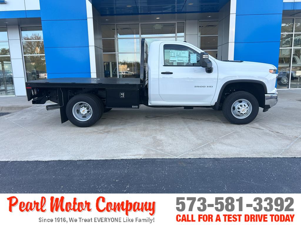 2025 Chevrolet Silverado 3500HD Work Truck photo 3