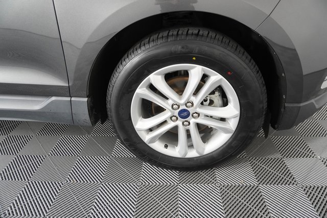 2020 Ford Edge SEL photo 14