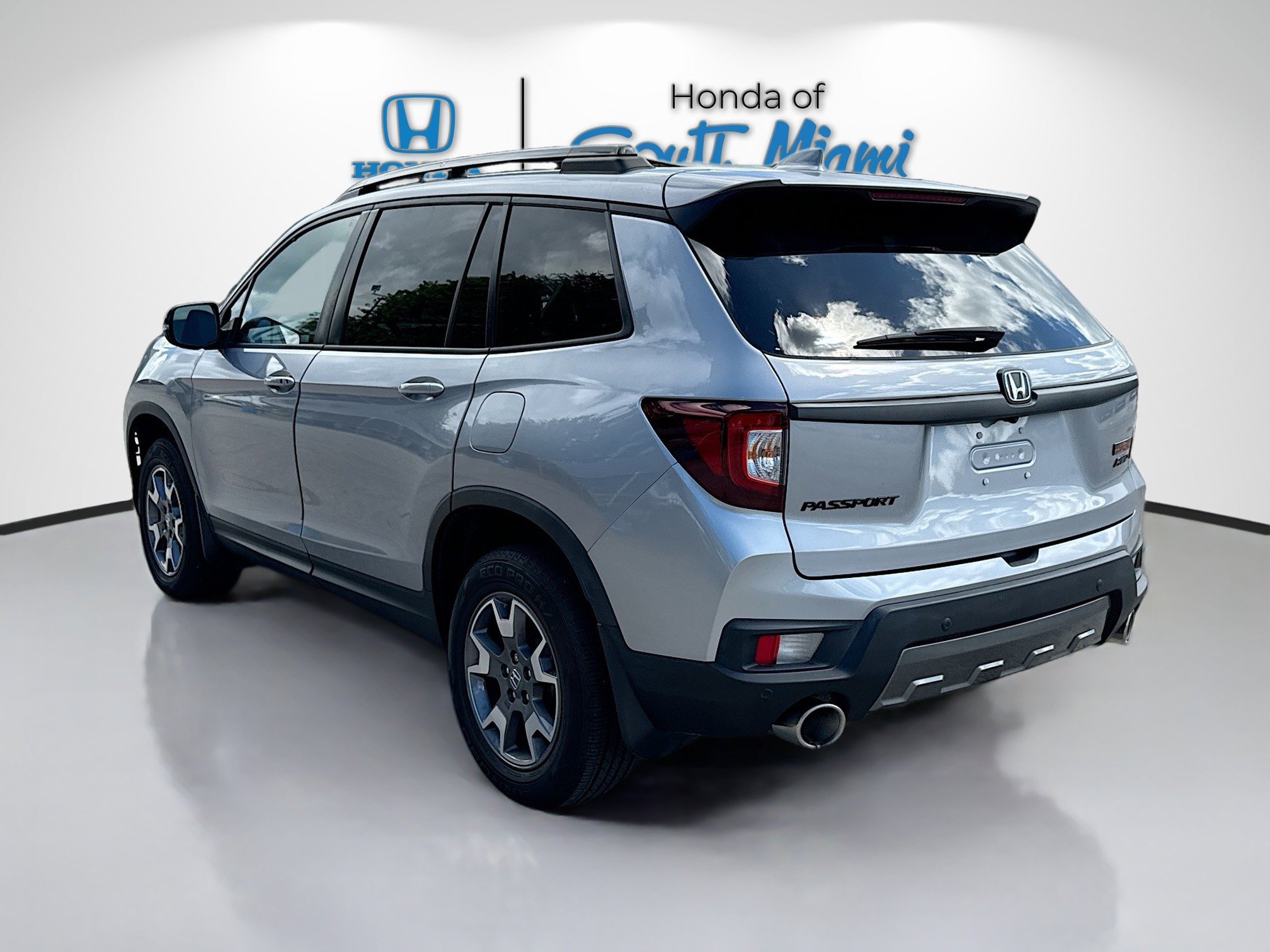 2023 Honda Passport TrailSport photo 2