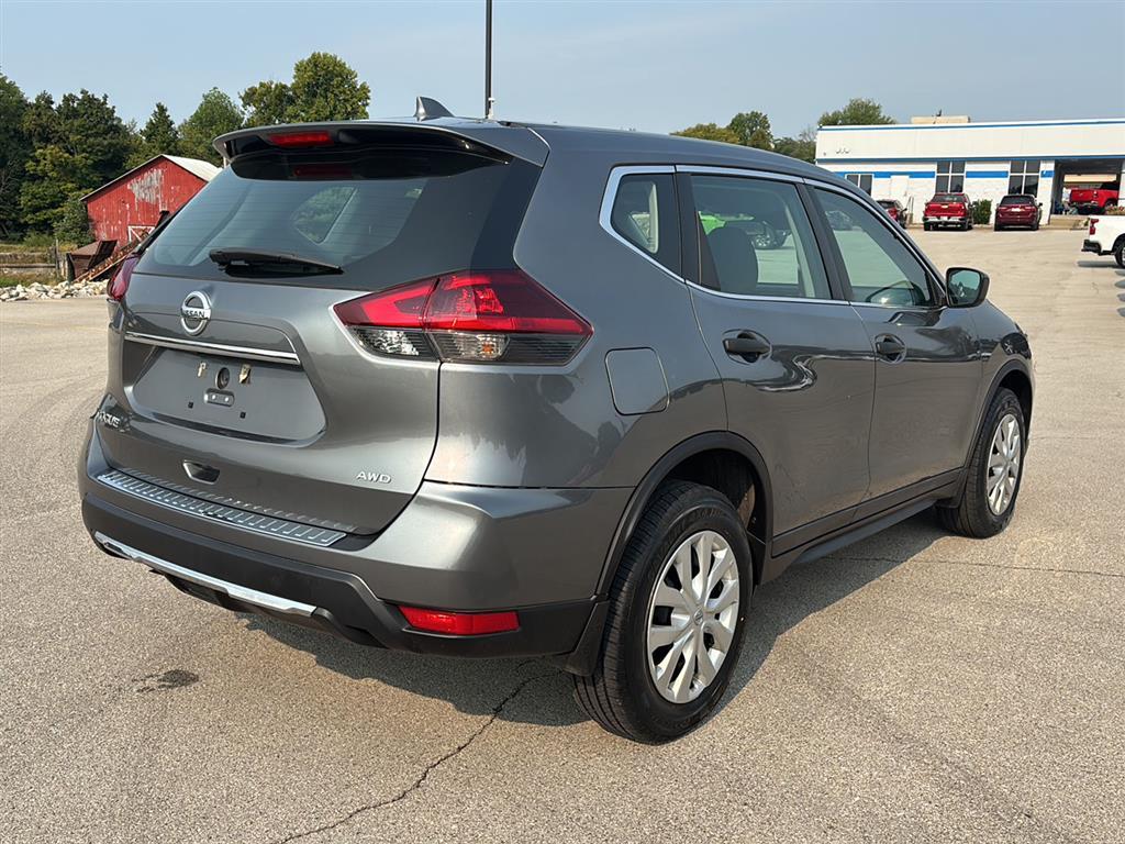 2020 Nissan Rogue S photo 2