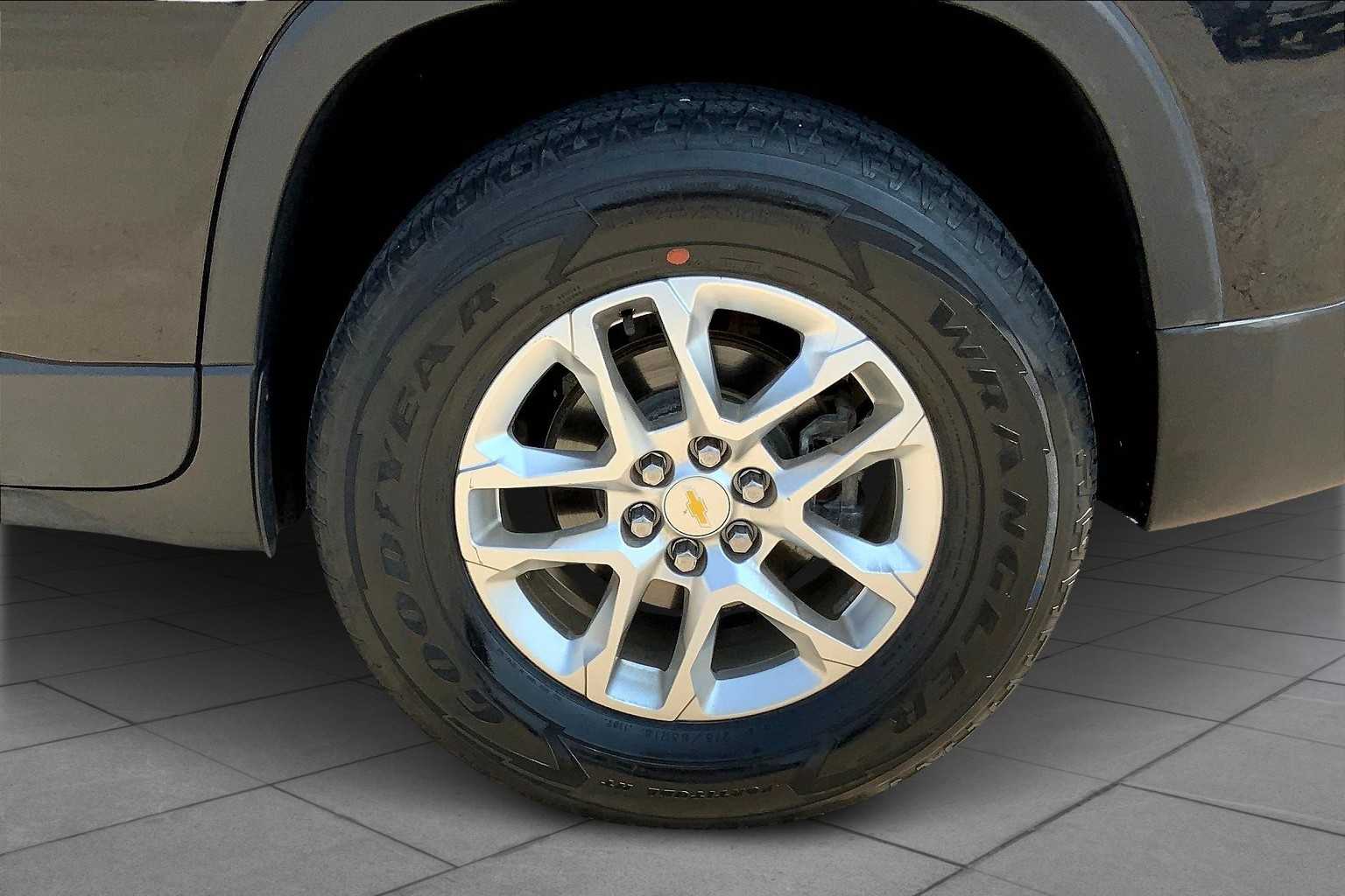 2020 Chevrolet Traverse LS photo 9