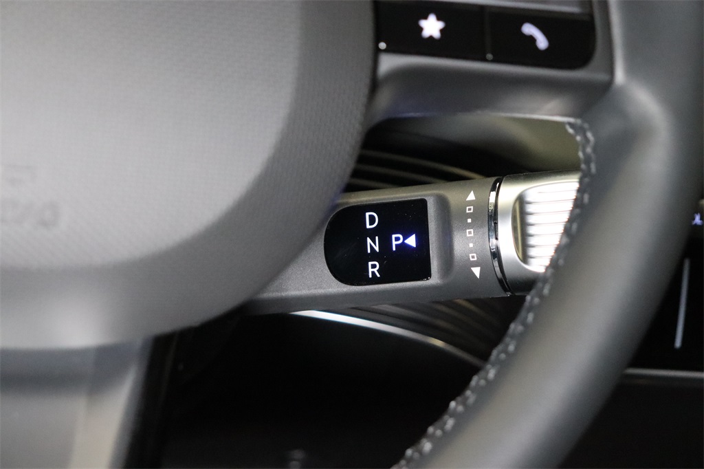 2025 Hyundai Ioniq 5 SE photo 13