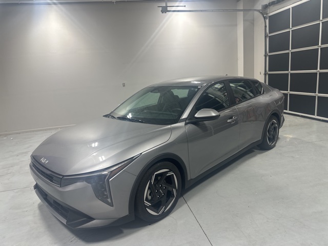 2025 Kia K4 EX photo 2
