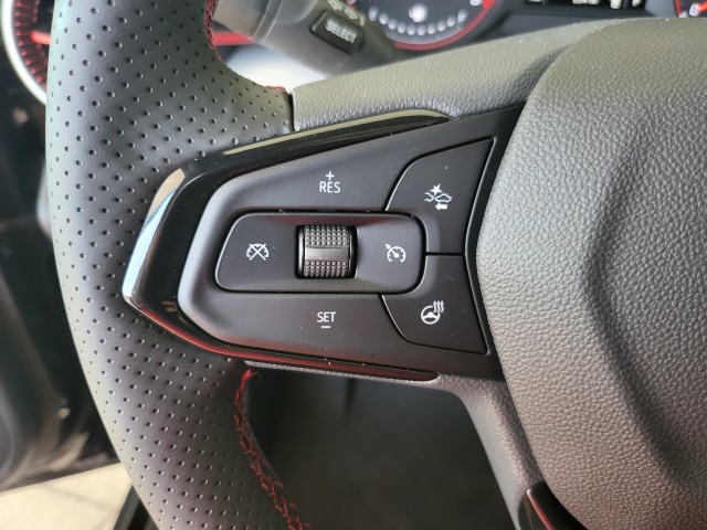 2025 Chevrolet Trax photo 13