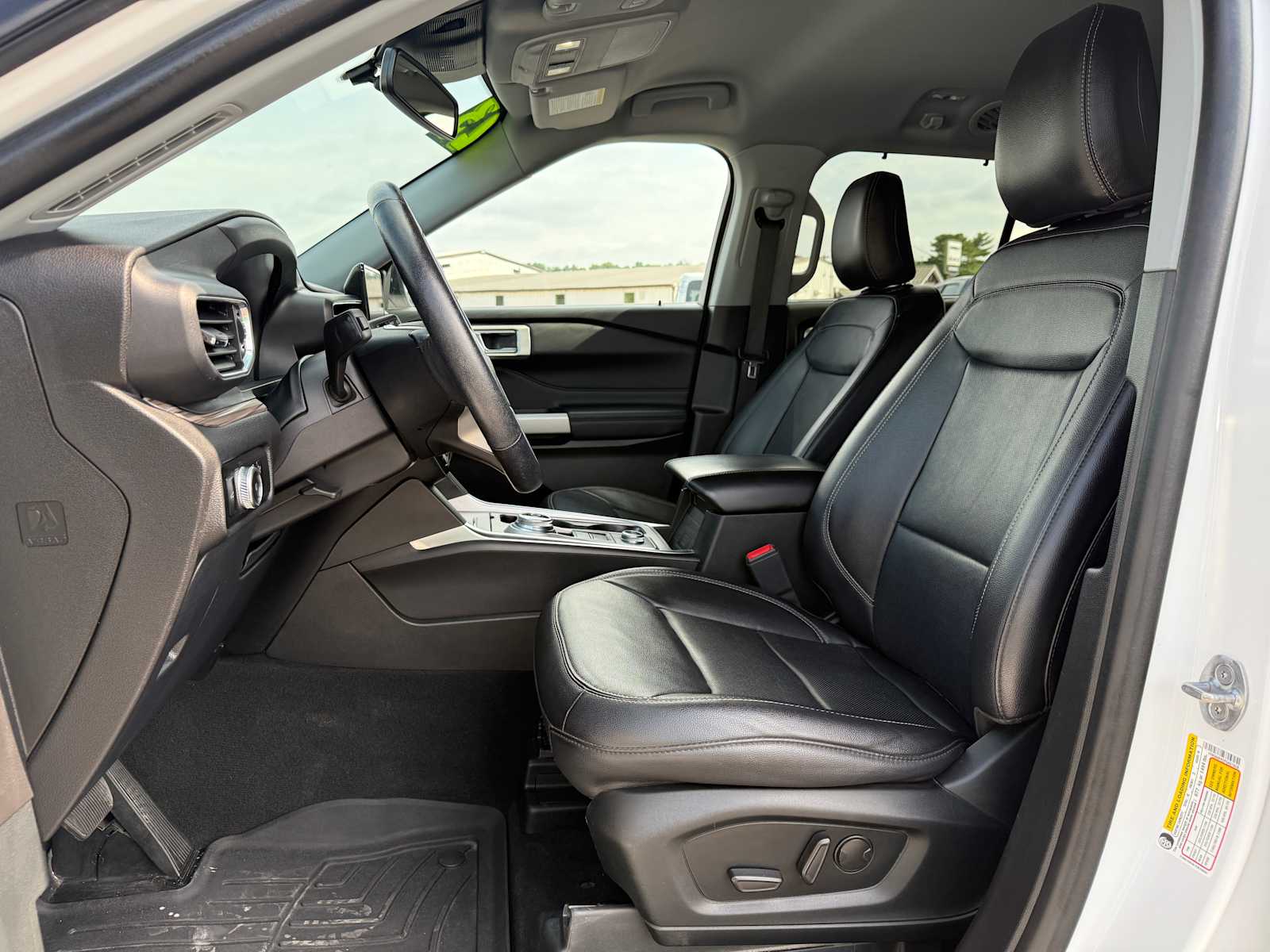 2023 Ford Explorer Limited photo 4