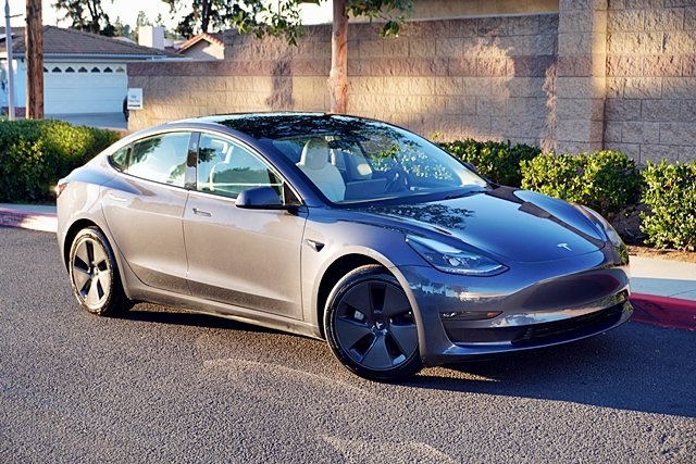 Used 2023  Tesla Long Range image 2