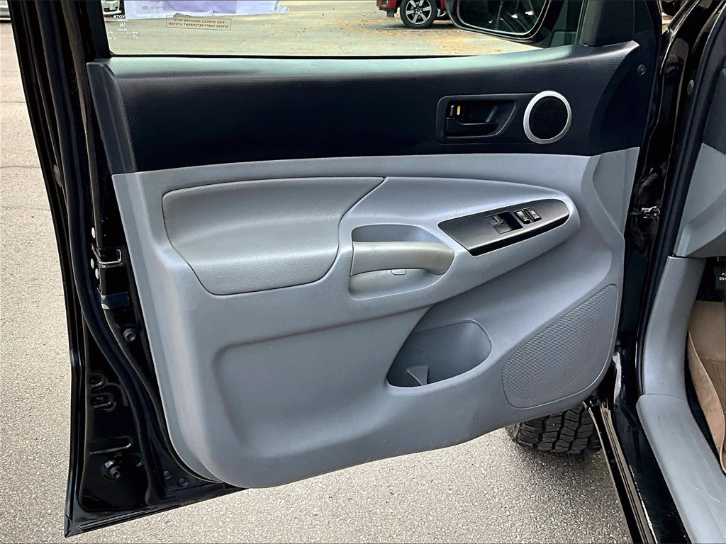 2013 Toyota Tacoma Base 4x4 Access Cab photo 9