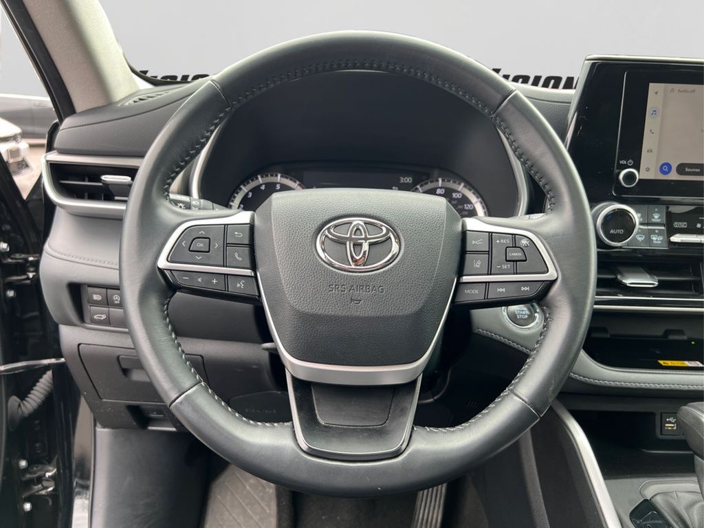 2023 Toyota Highlander XLE photo 24