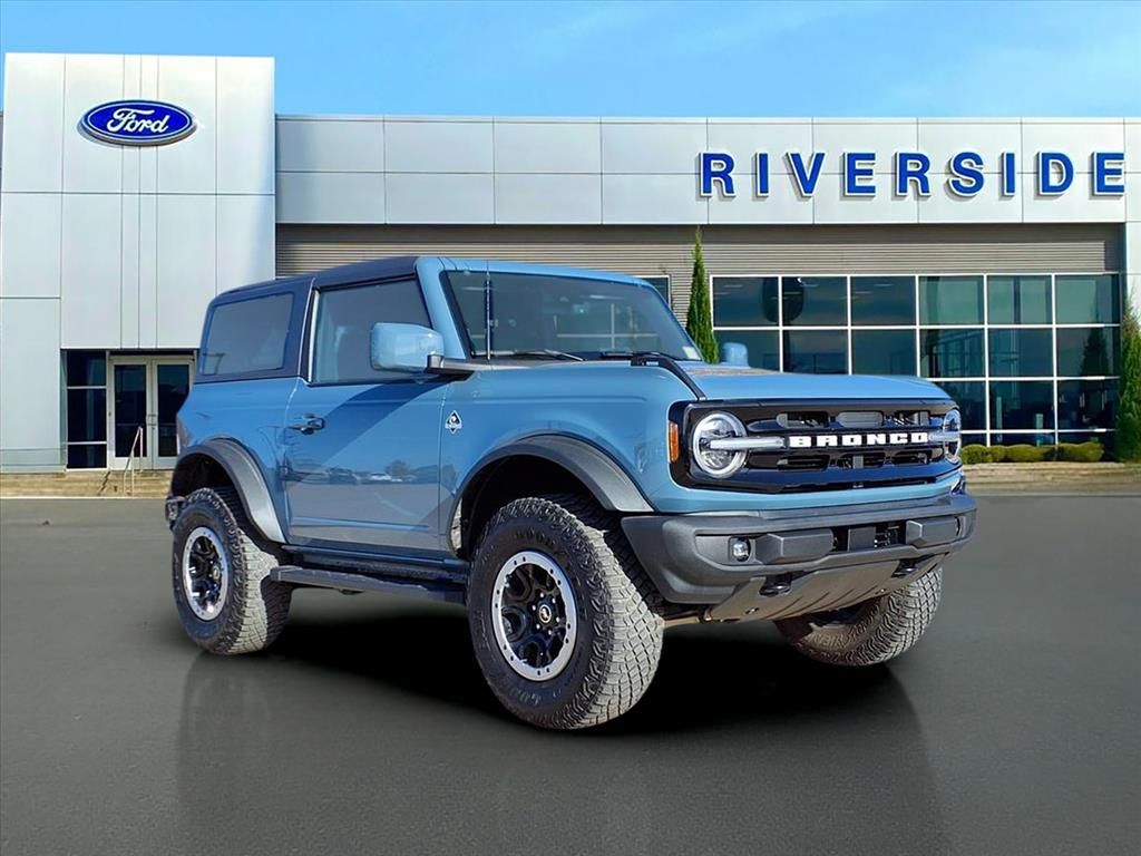 2023 Ford Bronco 2-Door Outer Banks's photo