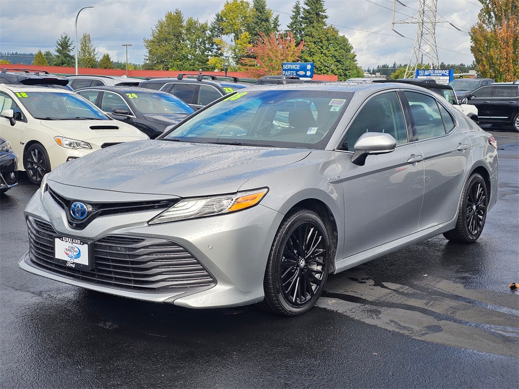2018 Toyota Camry Hybrid XLE photo 3