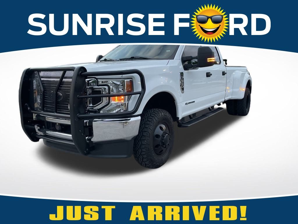 2022 Ford F-350 Super Duty XLT's photo