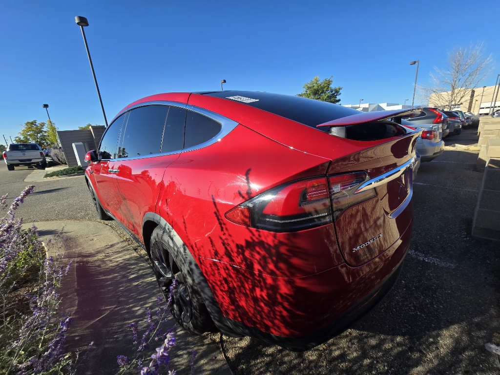 2018 Tesla Model X 75D photo 2