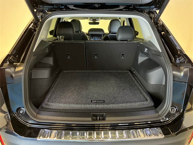 2025 Volkswagen Tiguan SE photo 4
