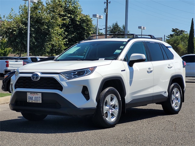 2020 Toyota RAV4 Hybrid XLE photo 9