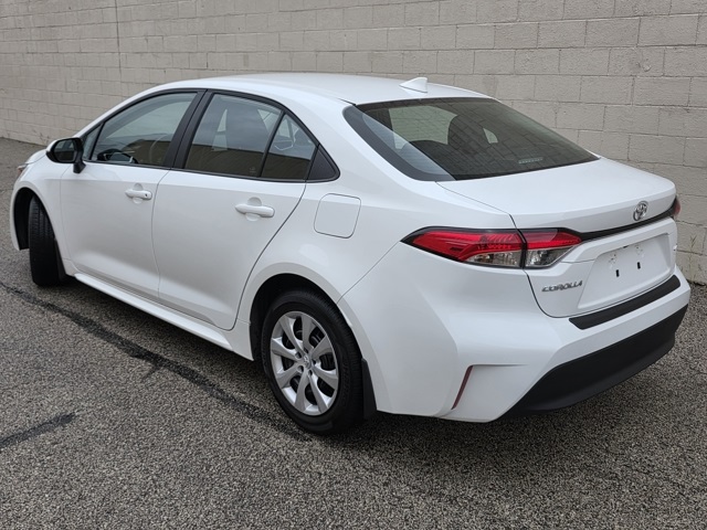 2023 Toyota Corolla LE photo 3