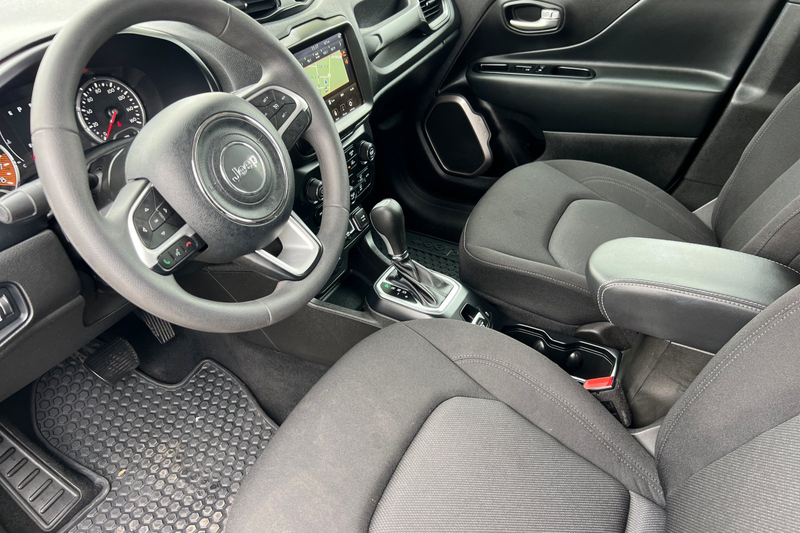 2023 Jeep Renegade Latitude Upland photo 6