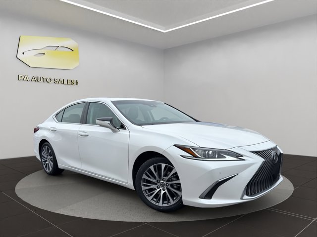 2021 Lexus ES 350's photo