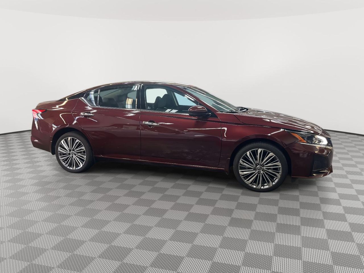 2024 Nissan Altima SL photo 2