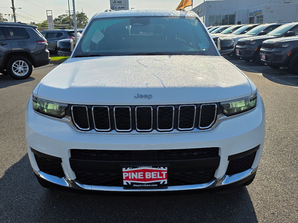 2022 Jeep Grand Cherokee Laredo photo 7