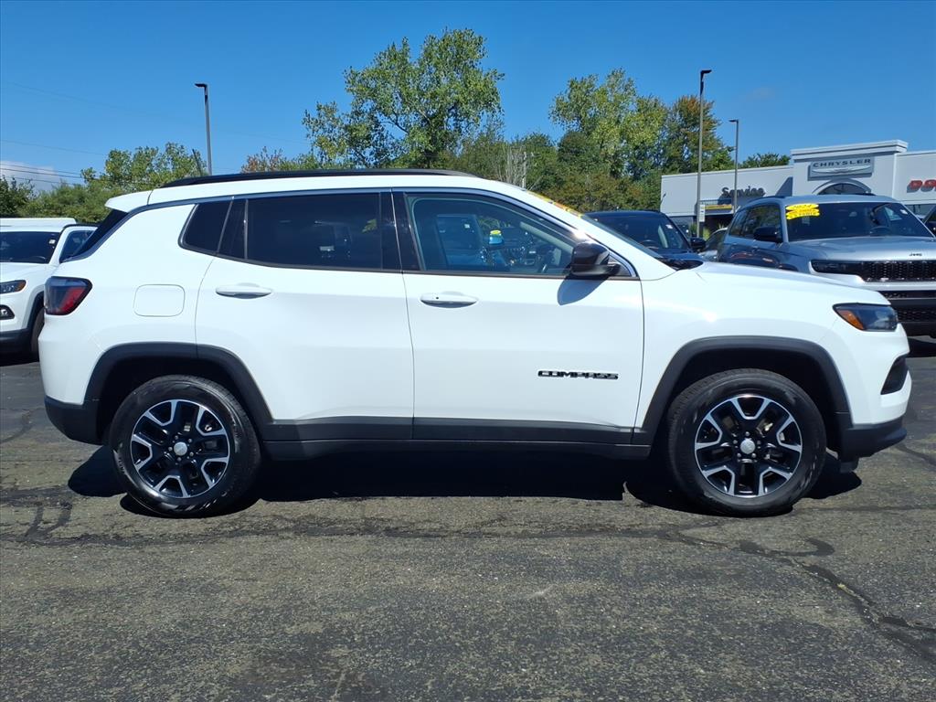 2022 Jeep Compass North Edition Latitude photo 2