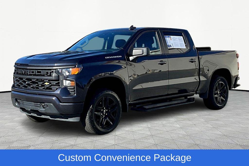 2022 Chevrolet Silverado 1500 Custom photo 3