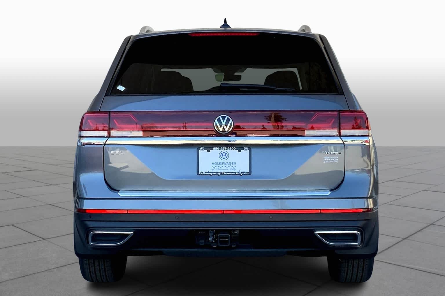 2025 Volkswagen Atlas SEL photo 4