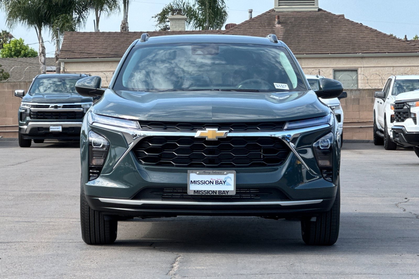 2025 Chevrolet Trax LT photo 7