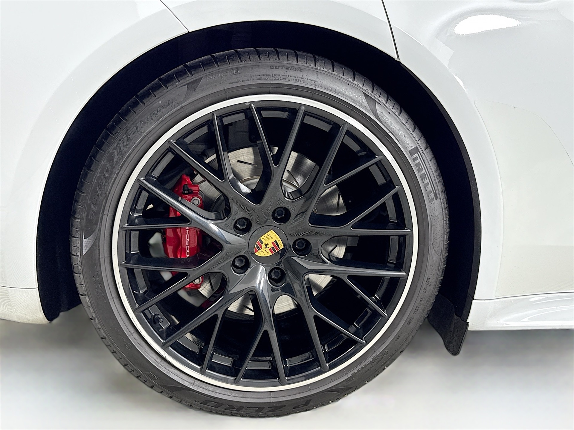 2019 Porsche Panamera GTS photo 29