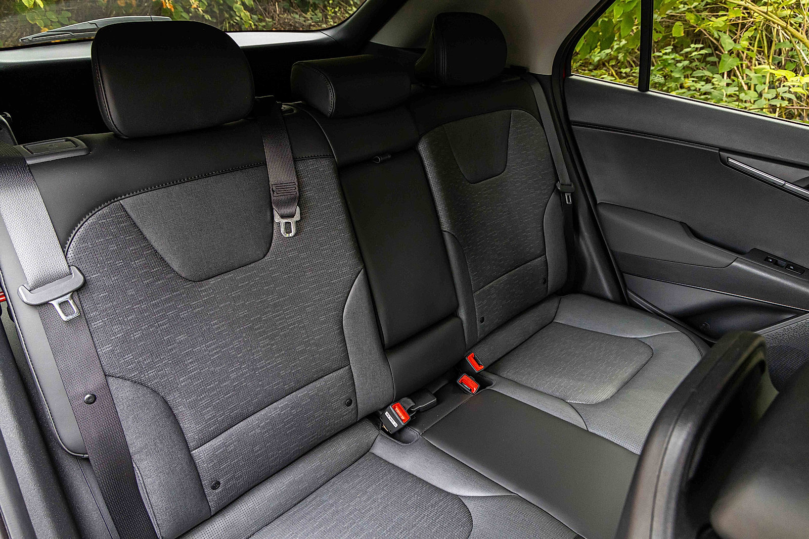 2023 Kia Niro Plug-In Hybrid SX Touring photo 25