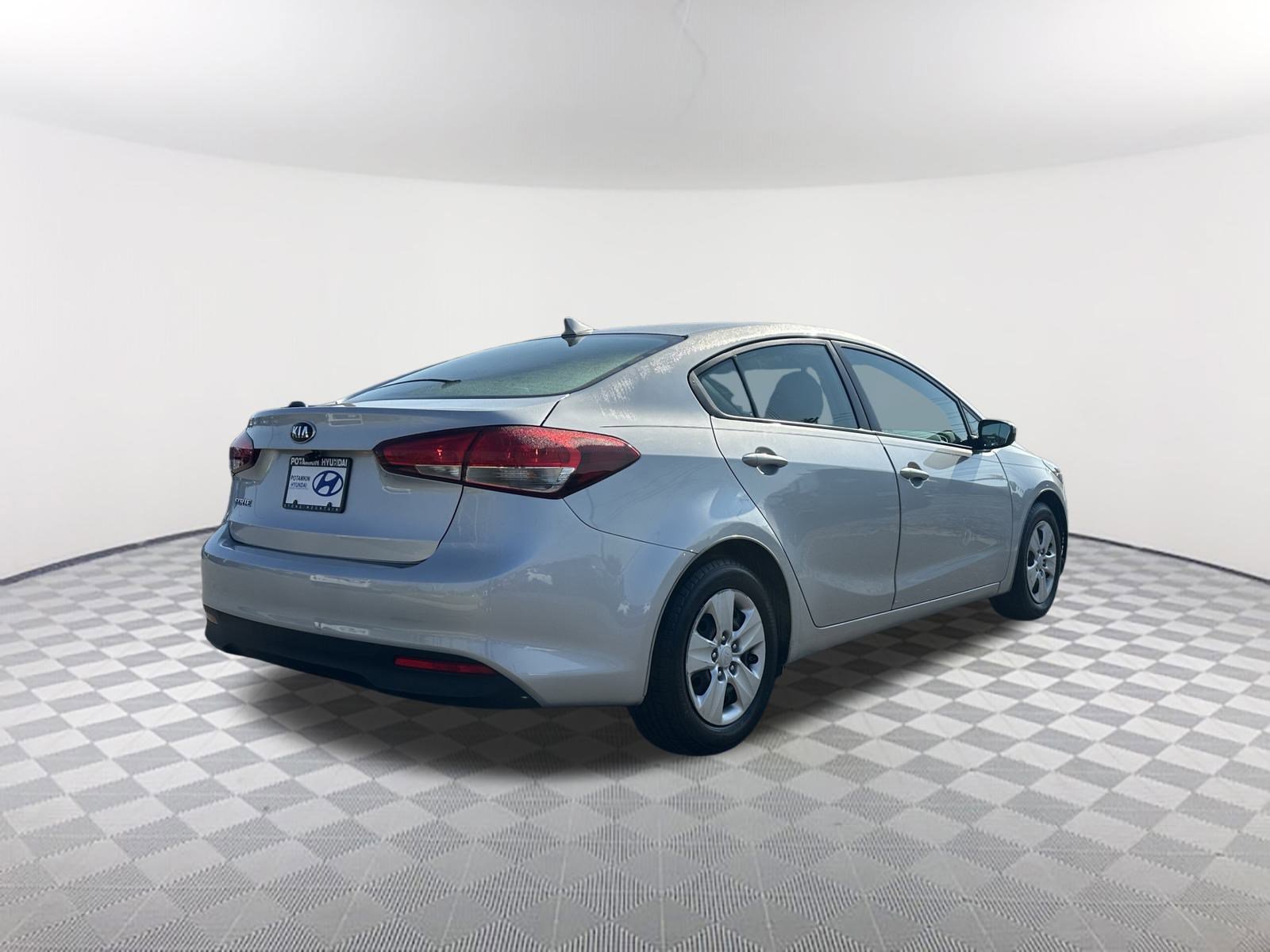 2017 Kia Forte LX Base photo 5