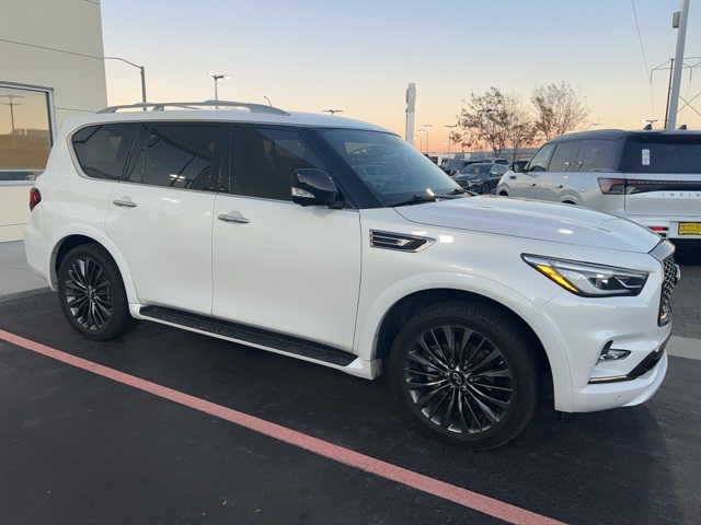 2021 Infiniti QX80 Premium Select photo 3
