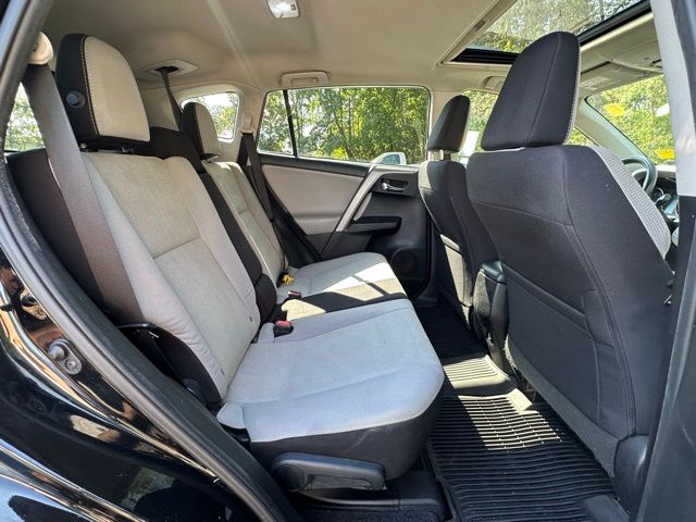 2017 Toyota RAV4 XLE photo 30