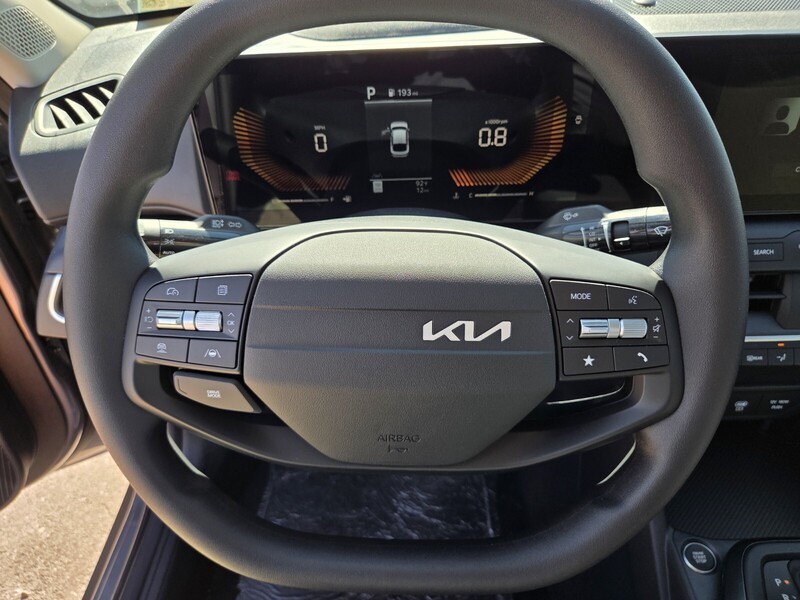 2025 Kia K4 LXS photo 10