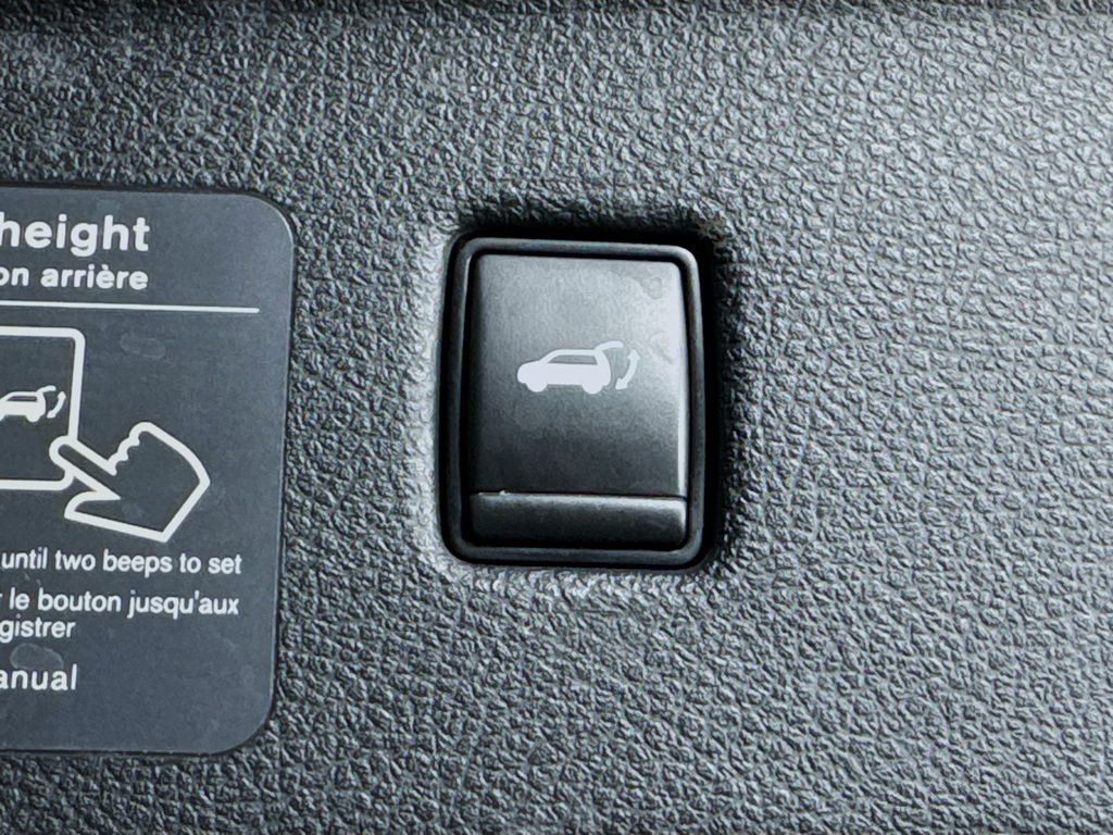 2022 Infiniti QX50 Luxe photo 28