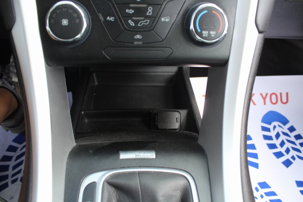 2014 Ford Fusion S photo 13