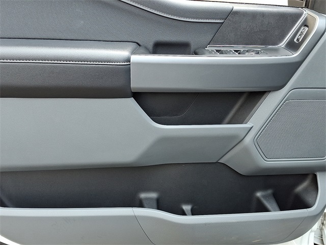 2025 Ford F-150 XLT photo 13