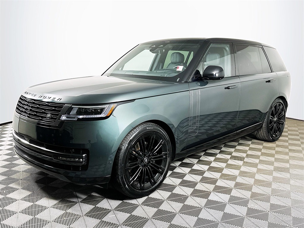 2025 Land Rover Range Rover SE's photo