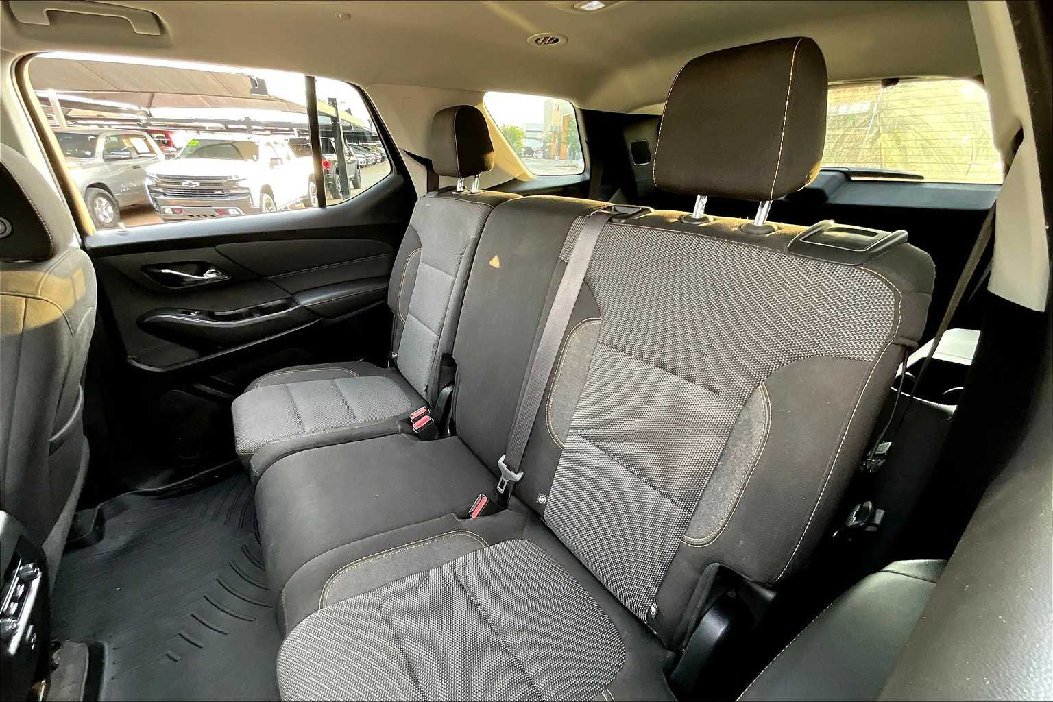 2021 Chevrolet Traverse LS photo 19