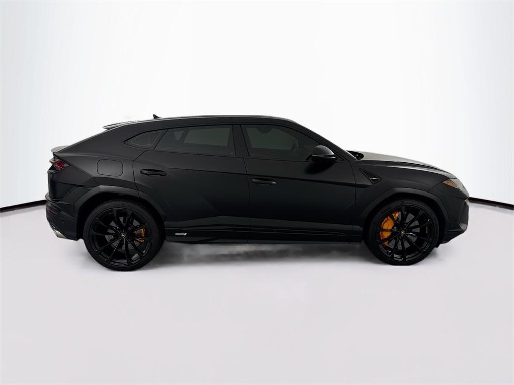 2024 Lamborghini Urus S photo 3