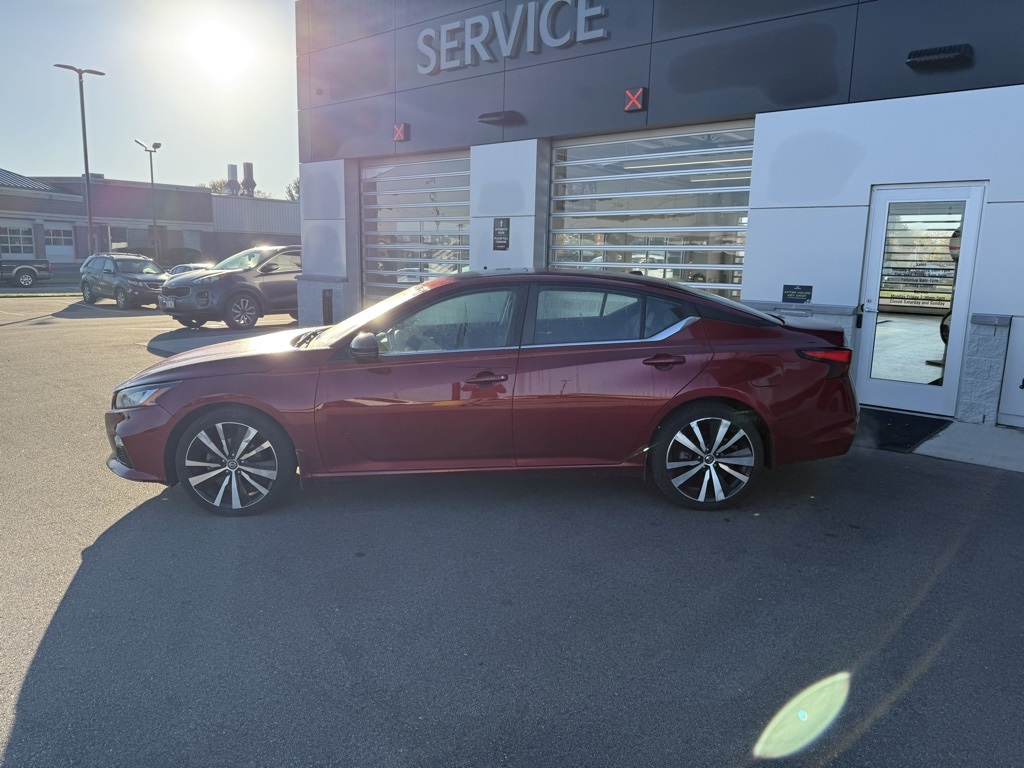 2019 Nissan Altima 2.5 SR photo 2