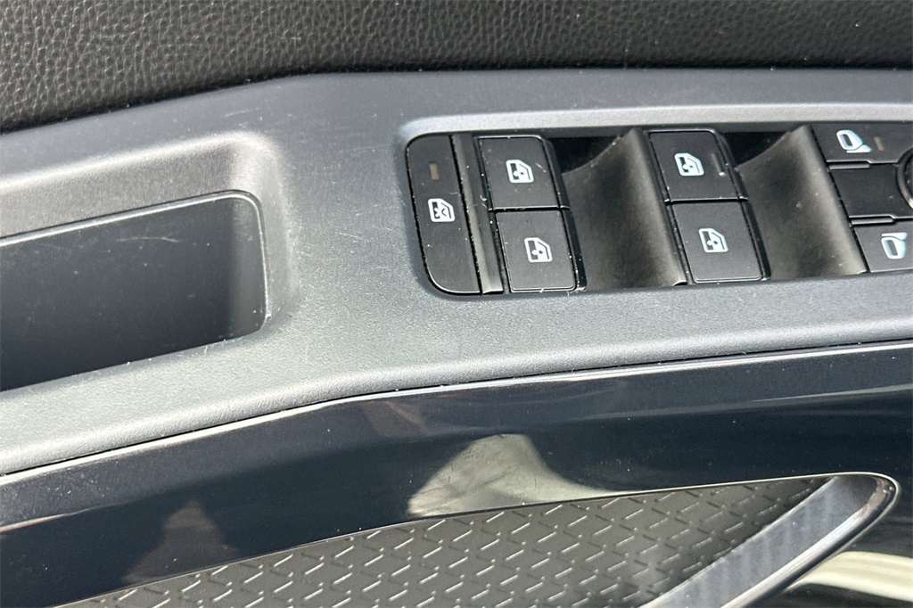 2024 Nissan Pathfinder SV photo 12