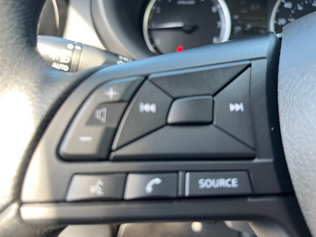 2025 Nissan Kicks Play S photo 7