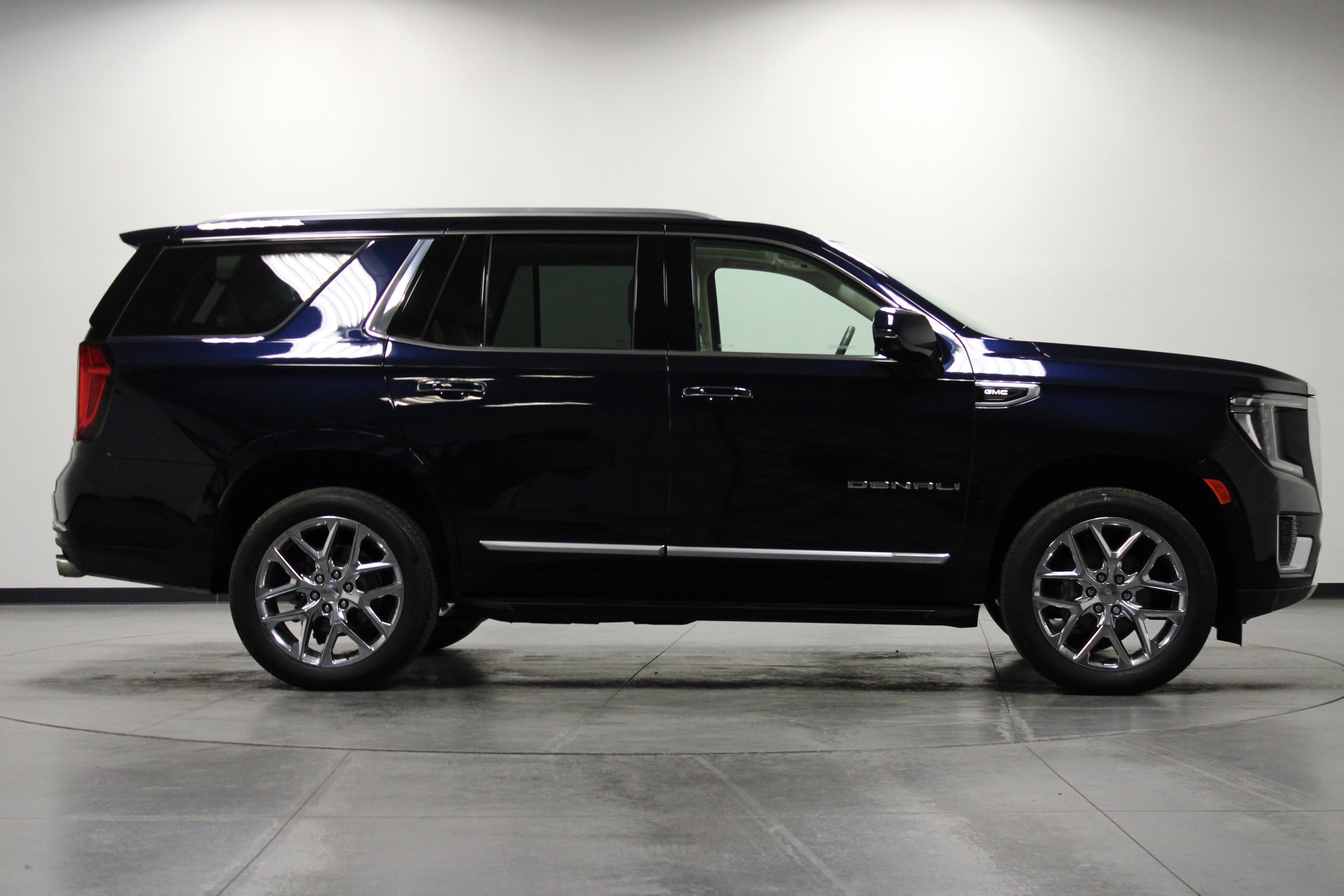 2024 Gmc Yukon Denali photo 2