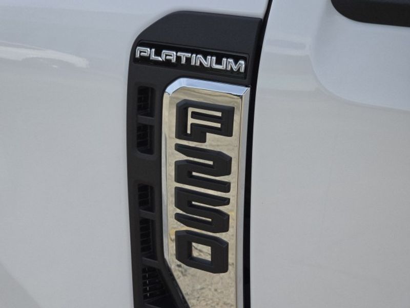 2026 Ford F-250 Platinum photo 8