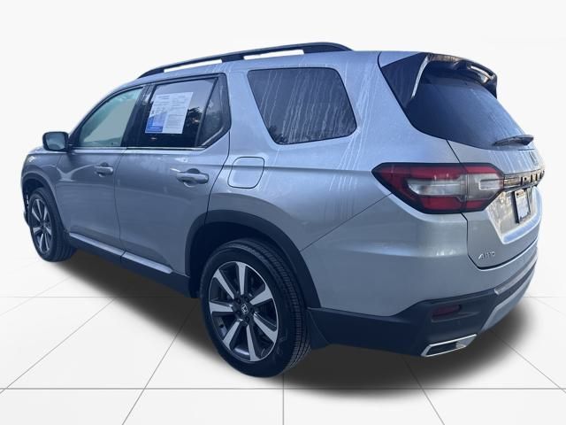 2025 Honda Pilot Touring photo 3