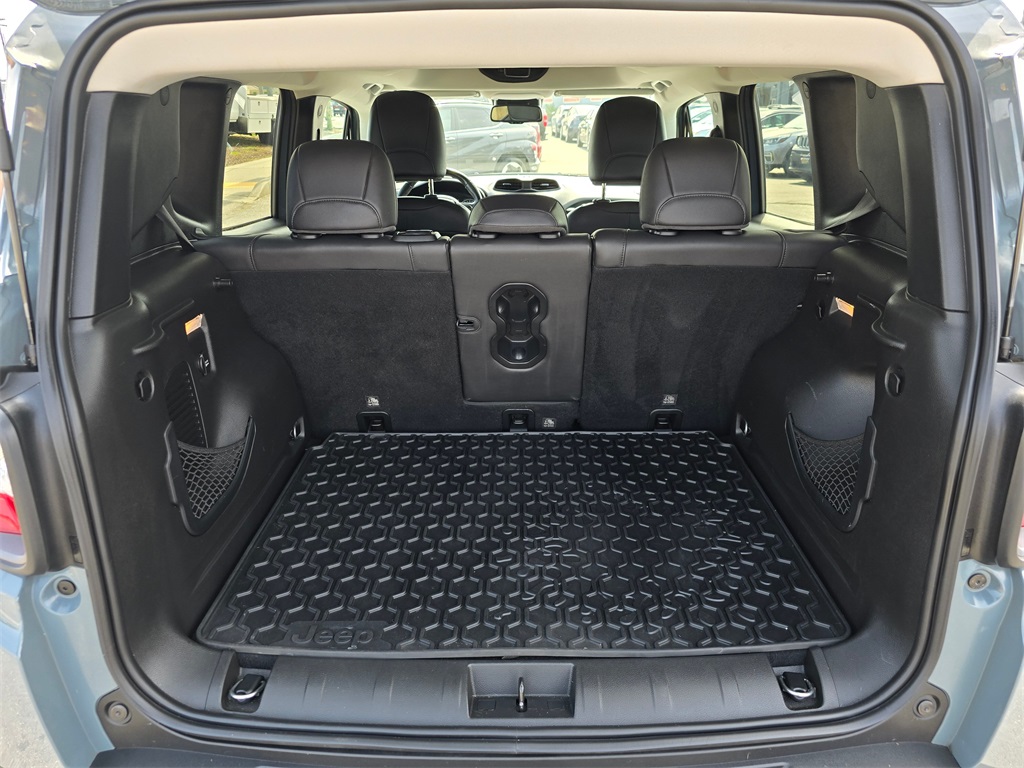 2017 Jeep Renegade Trailhawk photo 13