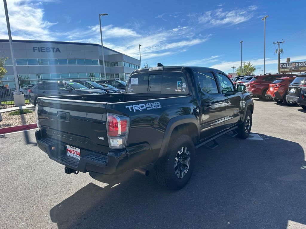 2021 Toyota Tacoma TRD Off-Road photo 2