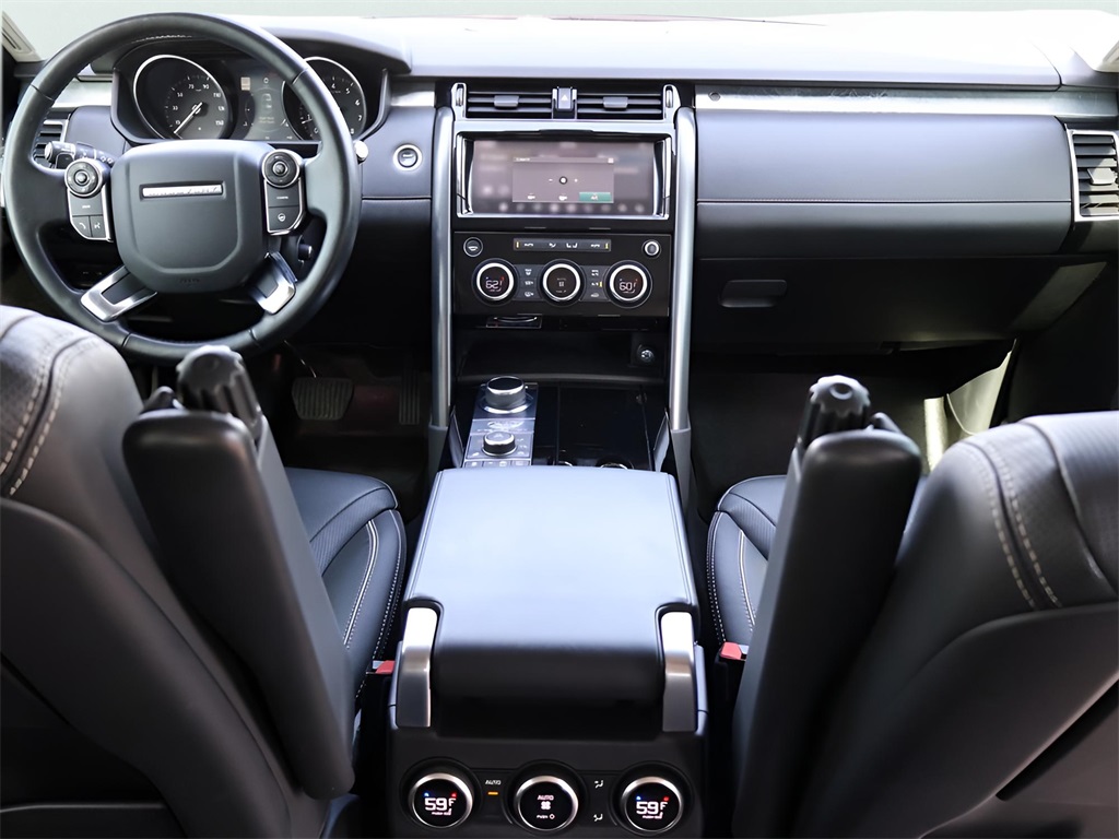 2017 Land Rover Discovery First Edition photo 13