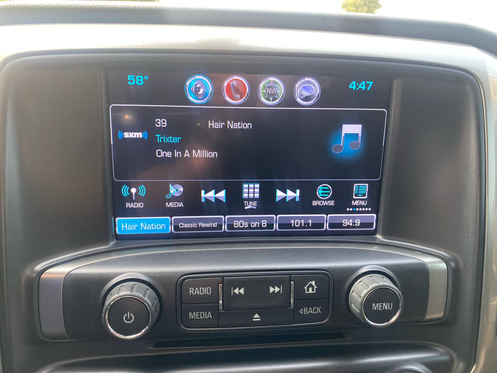 2018 Chevrolet Silverado 1500 LT photo 22